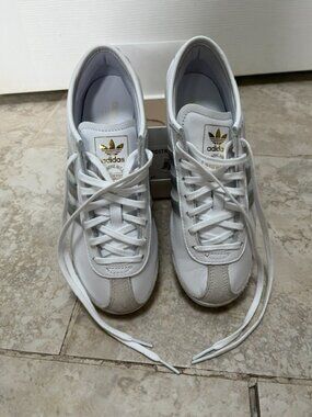 Adidas Italia 70s White and Silver Sneakers Size 6.5